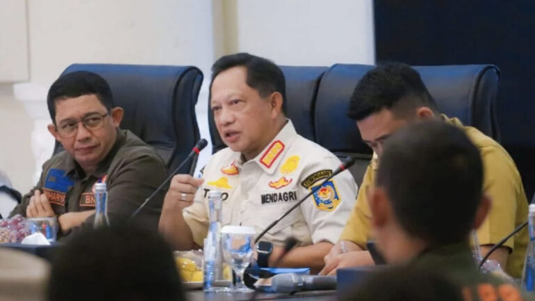 b8de8aaa-778c-4057-a896-6754743f4380