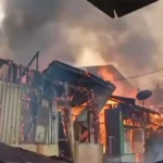 salahsatu-rumah-warga-terbakar-di-jalan-bhakti-lama-rantauprapat-R47k1