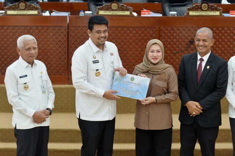 Gubsu_penjelasan_Ranperda_APBD_Provsu_2025_(5)_jpg